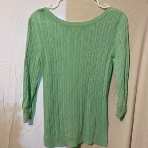 Beautiful color mint green size small Gap sweater like new